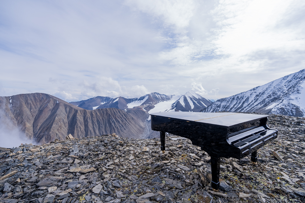 PIano at Kaskawulsh 2
